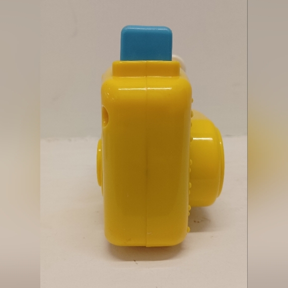 Vintage 1993 Fisher-Price Yellow Toy Camera #2077 Works 24 Animal Pics - Picture 3 of 9